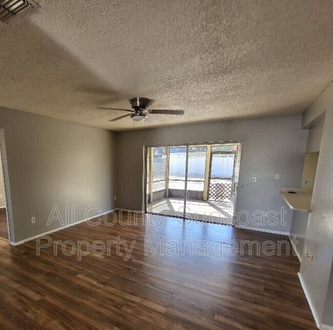 Foto del edificio - 2632 E Ridge Dr