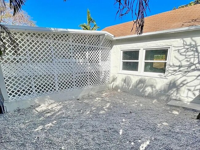 Building Photo - 3355 SW 23rd Terrace