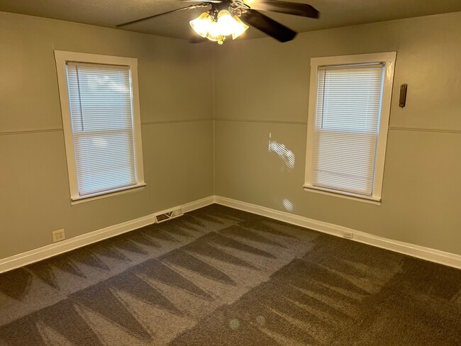 Building Photo - 2615 Gilboa Ave