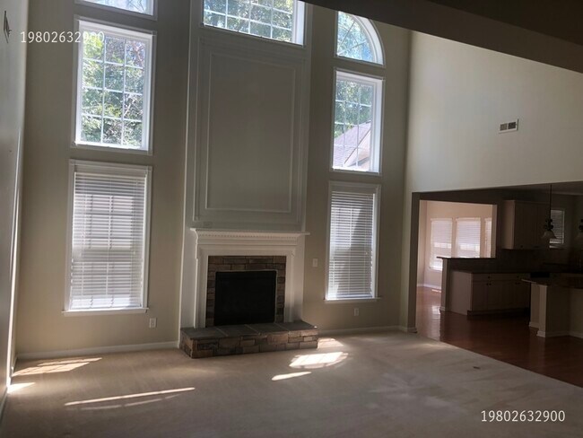 Building Photo - 10710 Drake Hill Dr