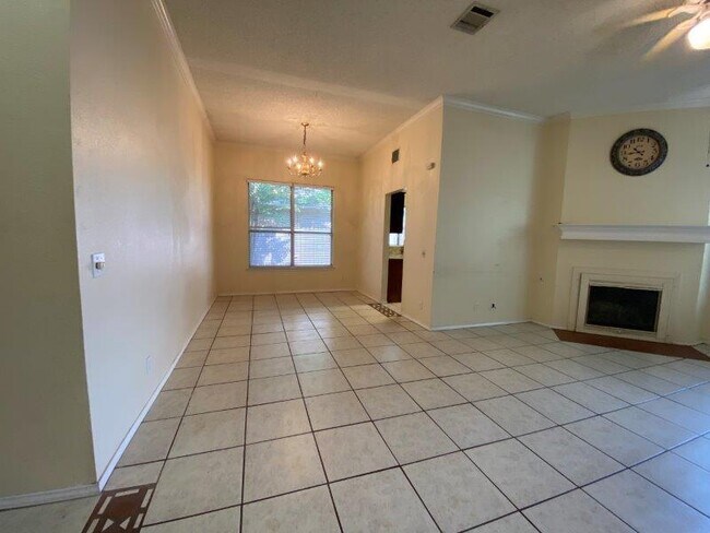 Building Photo - 1903 Balsam Way