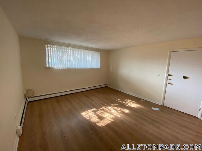 Building Photo - 88 Gardner St Building Photo - 88 Gardner St