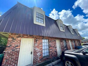 Building Photo - 424 Failla Rd