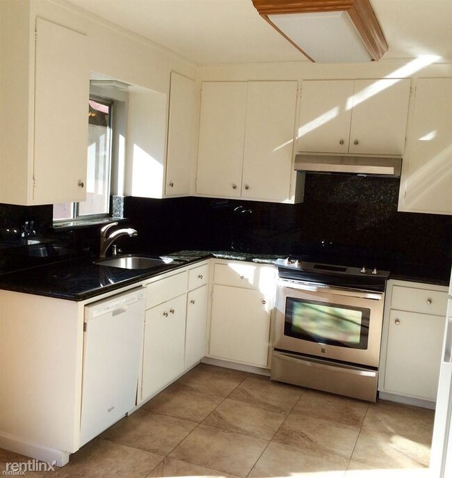 Building Photo - 2 br, 1 bath  - 1516 Hawes Ct