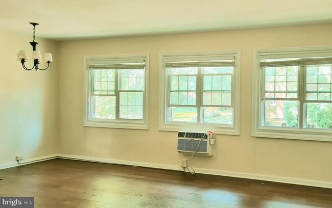 Building Photo - 1622 Ripon Pl