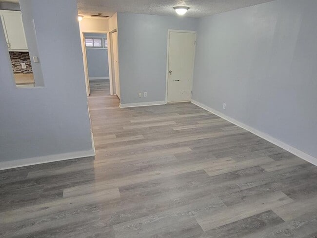 Foto del edificio - 2101 S Smithville Rd