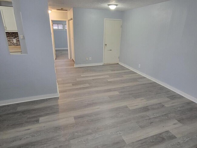 Building Photo - 3603 S Smithville Rd