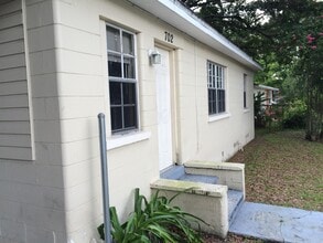 Building Photo - 702 W 14th St