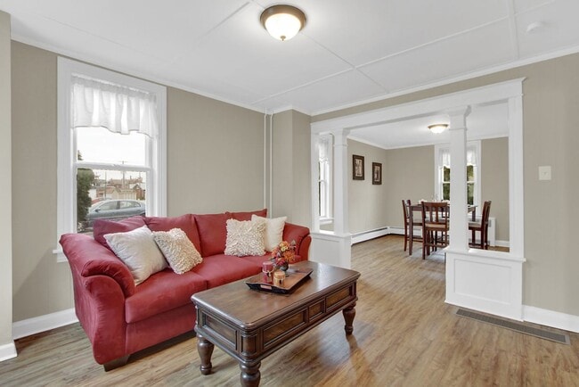 Building Photo - Charming 3 Bedroom, 1 Bath Home in Hanover, PA!