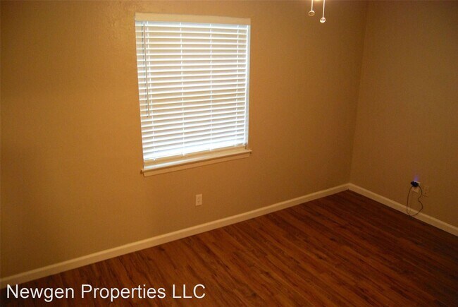 Building Photo - 3 br, 2 bath House - 1301 Donley Dr