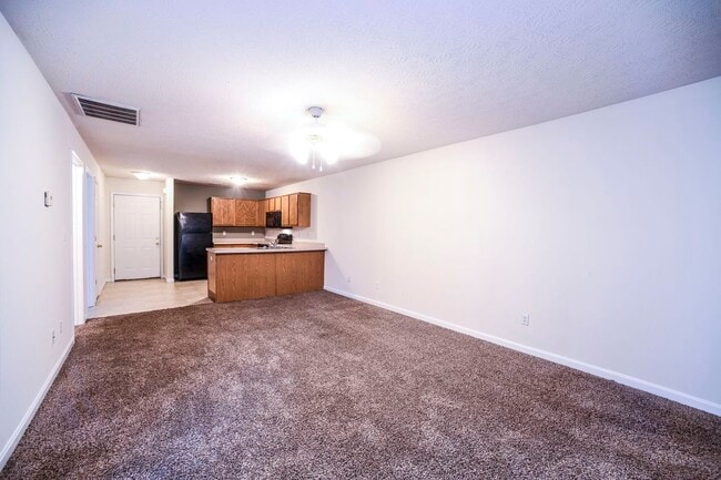 Building Photo - 190 Ruby Dr