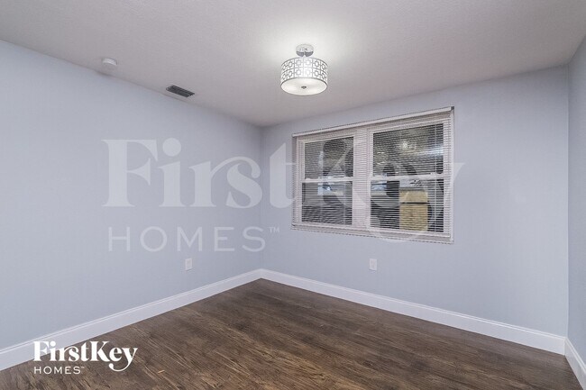 Foto del edificio - 4832 Fleetwood St