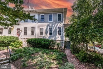 Building Photo - 1310 N Danville St