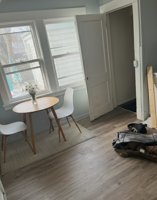 Building Photo - 201 Mohawk St