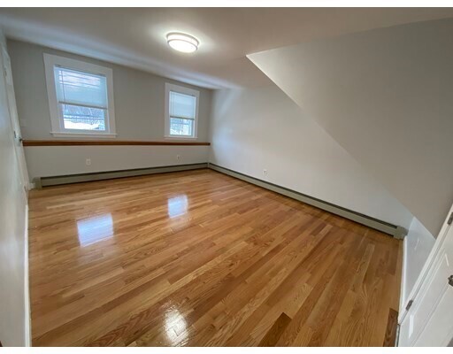 Building Photo - 117 Holten St