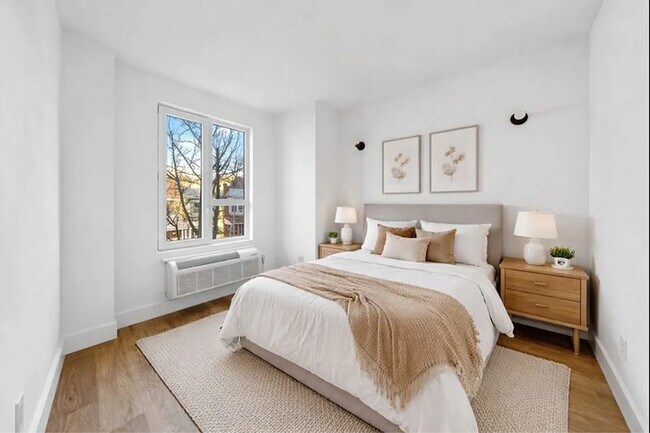 Building Photo - 1042 President St