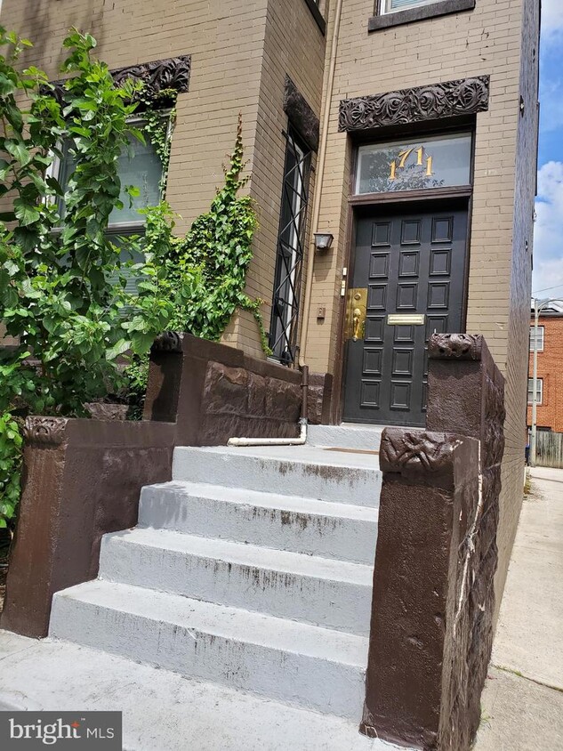 Building Photo - 1711 U St NW