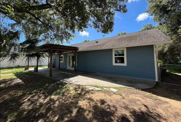 Foto principal - 3 bedroom in SEBASTIAN FL 32958