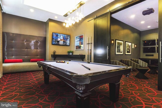 Foto del edificio - 1309 Churchill Downs Way