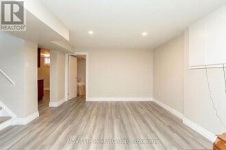 Building Photo - 811 Nixon Ave