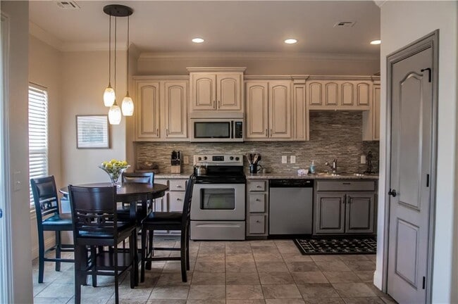 Foto del edificio - 608 SW 5th St