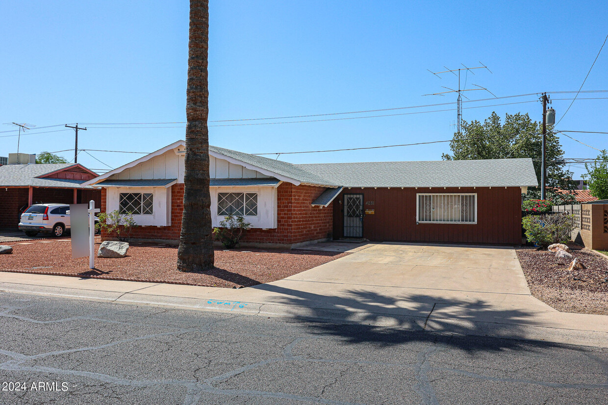 Primary Photo - 4031 W Ocotillo Rd