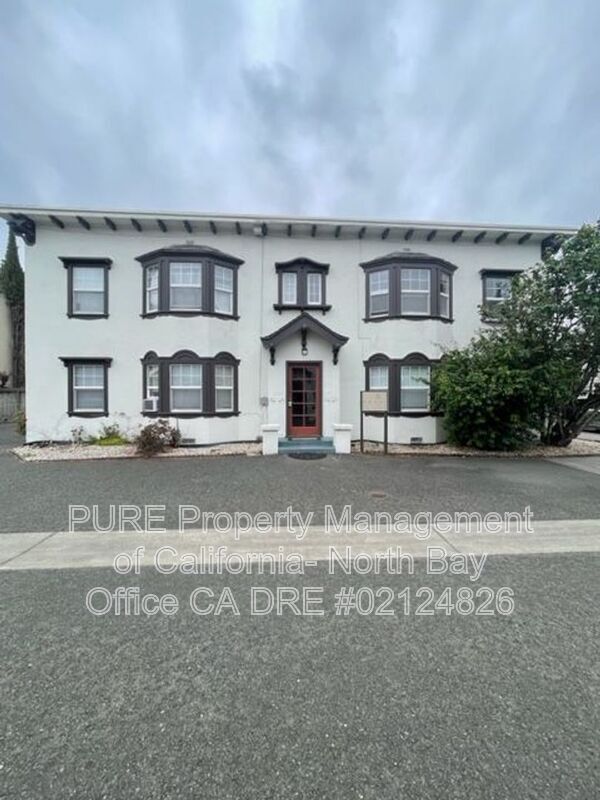 Primary Photo - 422 Humboldt St