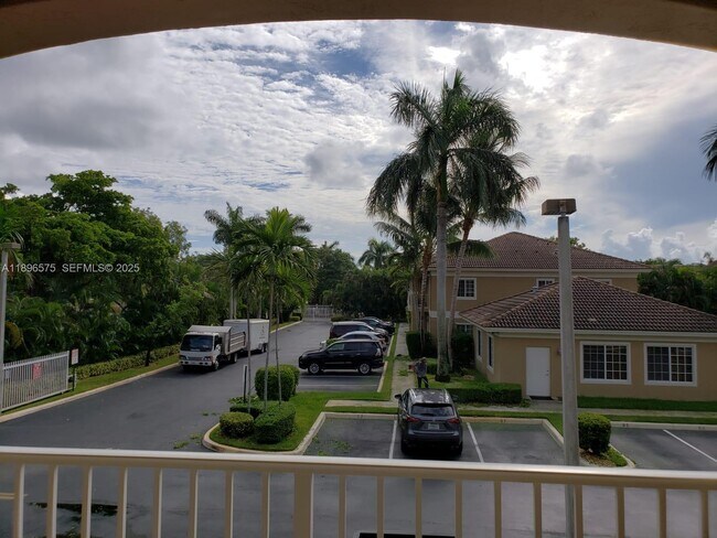 Foto del edificio - 4950 Washington St