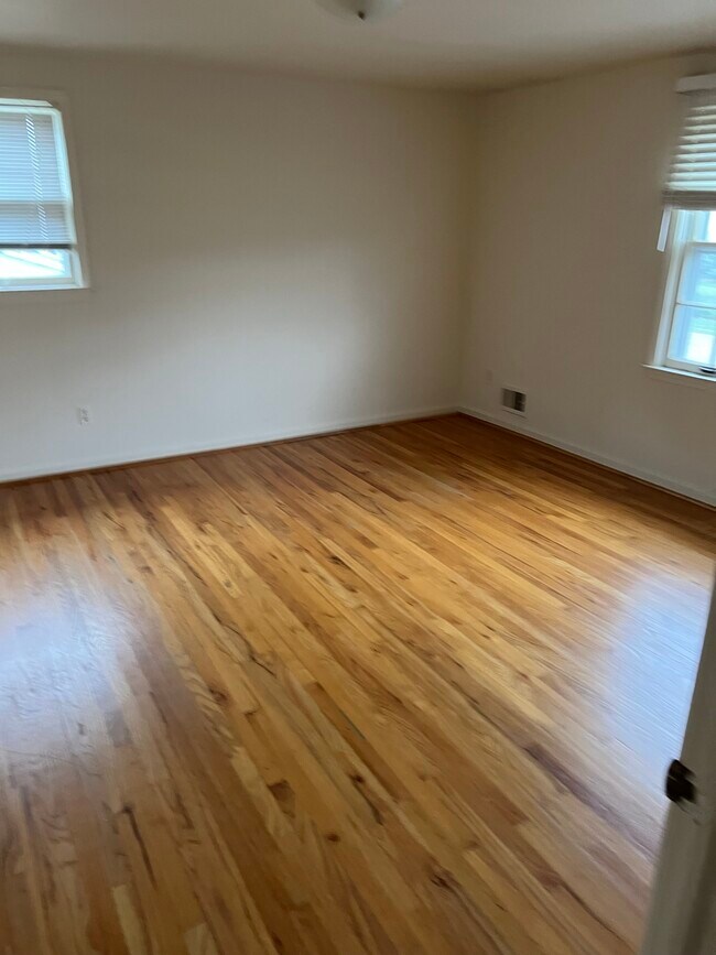 Building Photo - 28375 Brooks Ln