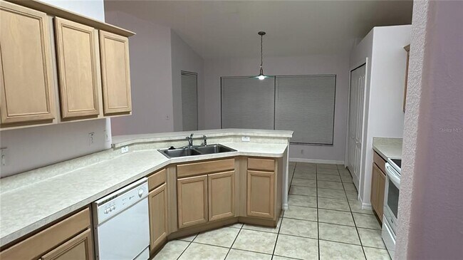 Foto del edificio - 534 Lake Sumner Dr