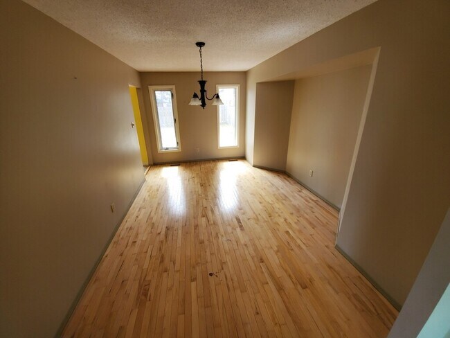 Building Photo - 2013-2012 2nd Ave