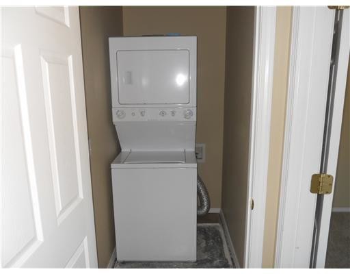 Foto del edificio - 2221 Skyler Dr