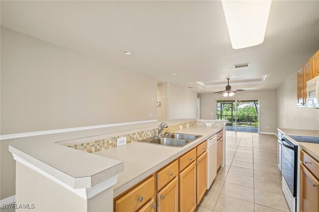 Foto del edificio - 722 SW 35th St