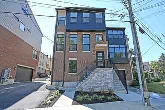 Building Photo - 2899 Romana Pl