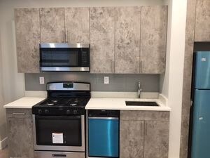 Building Photo - 1311 Lincoln Pl