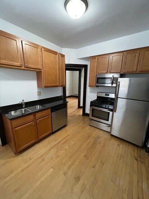 Foto principal - 3036 N Ashland Ave