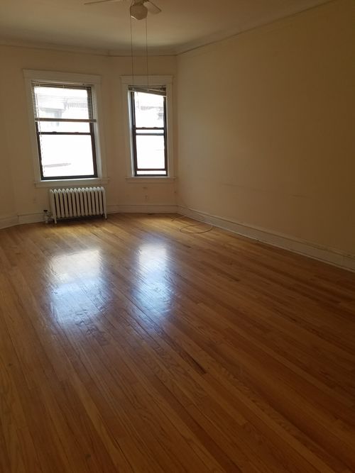 Foto del edificio - 6826 N Wayne Ave
