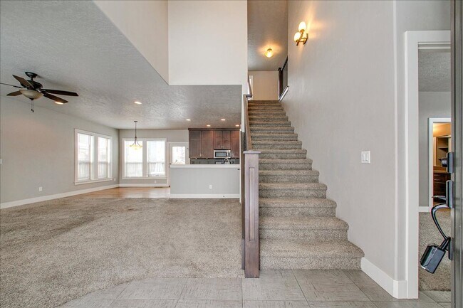 Foto del edificio - Modern 2 Story Home in North End!