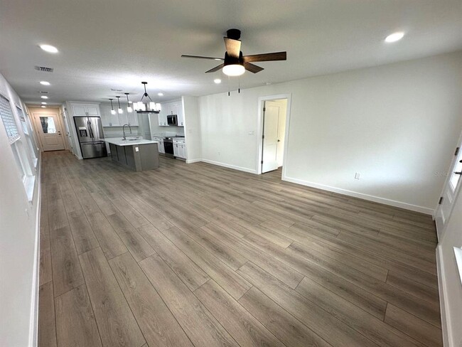 Foto del edificio - 223 S Forest Ave