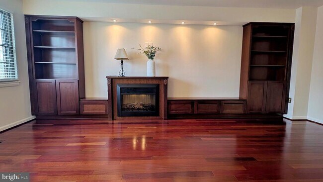 Foto del edificio - 33 Badger Gate Ct