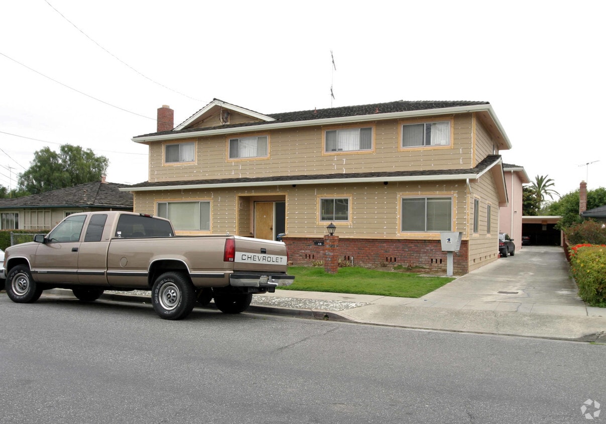 Building Photo - 48 Lester Ave