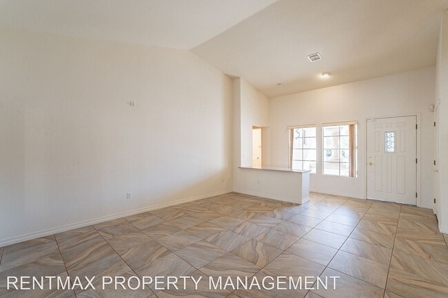Foto del edificio - 2 br, 2 bath House - 2825 CASTLE BAR DR