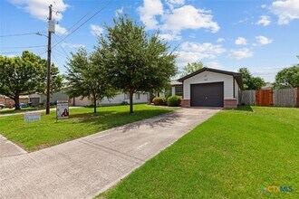 Building Photo - 112 James Lin Cir