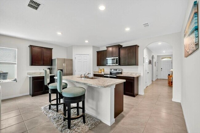 Foto del edificio - 543 SW Whitmore Dr
