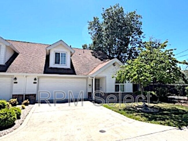 Foto del edificio - 4534 Whitney Ave