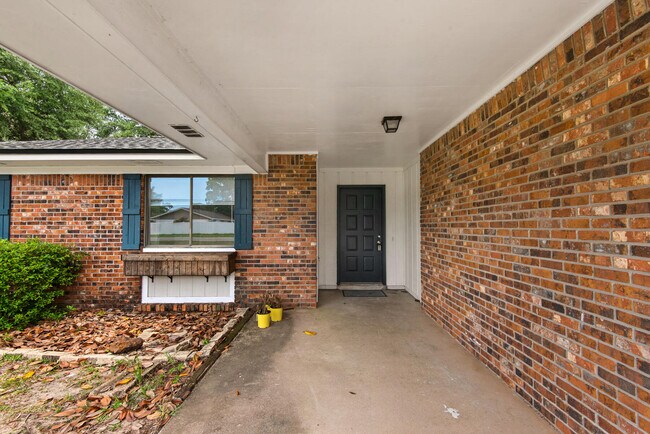 Building Photo - 117 12th Ave