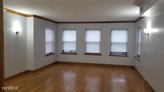 Building Photo - 3 br, 2 bath Apartment - 8000 S Langley Ave