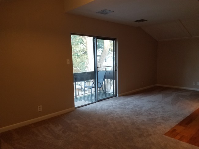 Living / Dining Room - 1301 St John St