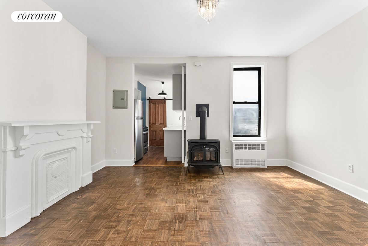 4 Lombardy St, Brooklyn, NY 11222 Room for Rent in Brooklyn, NY