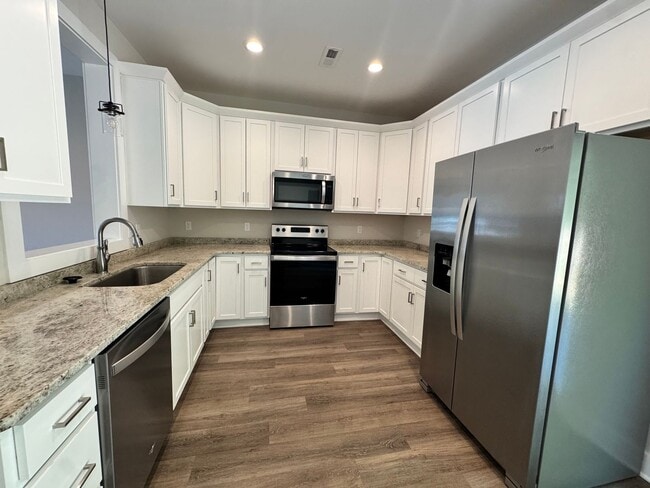 Building Photo - End Unit Luxury Townhouse in Campbell County